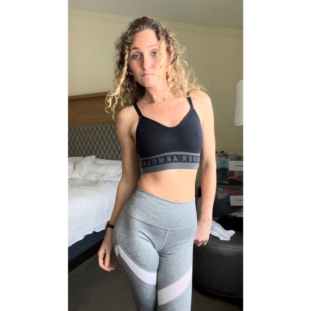 gently used under armour sports bra